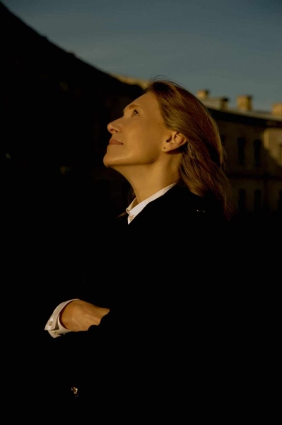 "З цієї війни ми вийдемо зовсім іншими людьми. Тому кожний день робимо все, що можемо, і все, що від нас залежить, бережемо рідних, друзів, військових, Україну", - говорить Ірина Солошенко 1