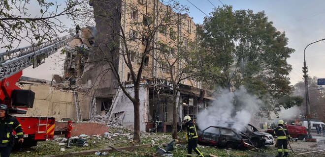 РФ вдарила ракетами по Черкасах, уламки впали на будівлю в центрі, є поранені — фото - Фото