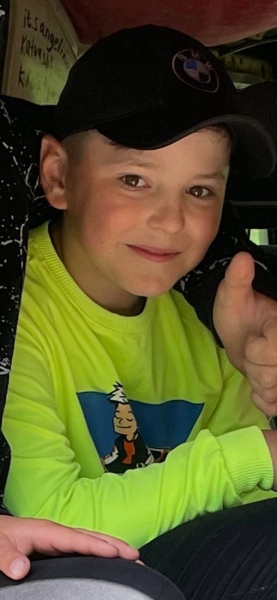 За словами мами Богдана, він був надзвичайно активним, щедрим, веселим, комунікабельним. Немає жодного фото, на якому він серйозний чи сумний 1