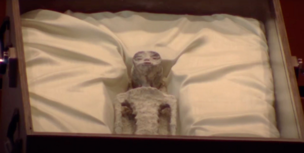 У парламенті Мексики показали нібито 1000-річні скелети інопланетян