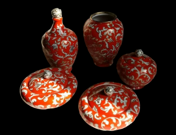 В. Щербина. Туалетний набір. Флакон, ваза для квітів, пудрениця з кришкою, скринька для прикрас. Баранівський ФЗ. 1960 1