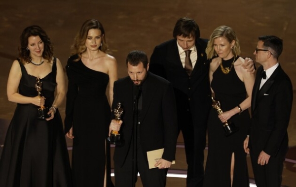 Зеленський подякував команді, яка працювала над фільмом Зеленський подякував команді, яка працювала над фільмом