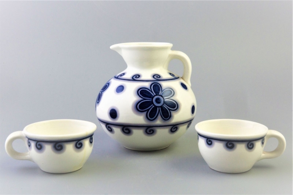 Г. Кломбицька, О. Рибіна-Конарєва. Набір для холодних напоїв «Синя волошка». Будянський ФЗ. 1969. НМУДМ 1