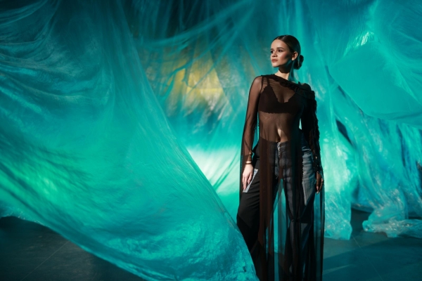 "Музика стала моїм способом виразити те, що словами було неможливо передати, - зізнається співачка. - Вона допомагала впоратись зі своїми переживаннями та емоціями" 1