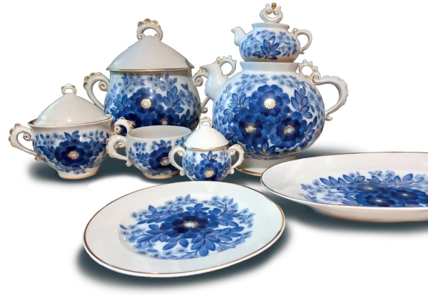 М. Трегубов, А. Жданова. Сервіз «Полісся». Коростенськи ФЗ. 1972 1