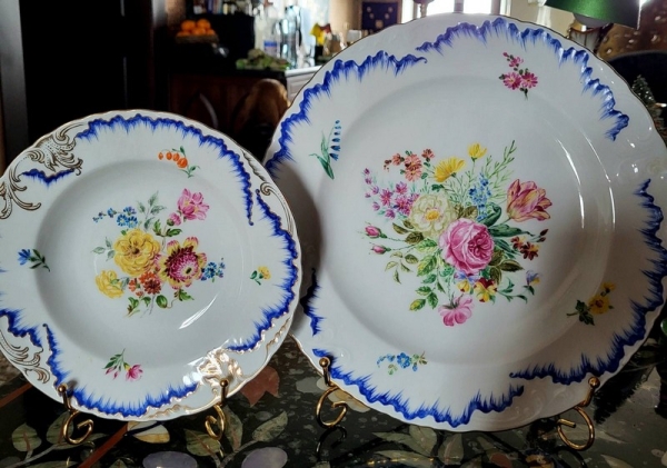 Предмети столового сервізу у розписі О. Нестеревої. Лубни. 2023-2024 1