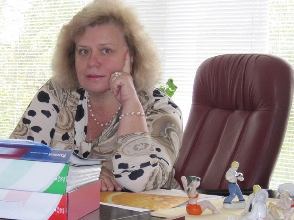 Людмила Карпінська-Романюк: «Статуетки з парасольками та віялами, створені українськими фарфористами, вишукані та незвичайні» 1