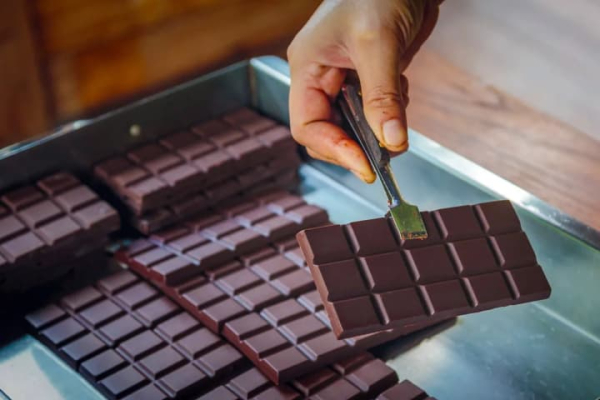 Теобромін у каві та шоколаді сповільнює клітинне старіння: результати нового дослідження