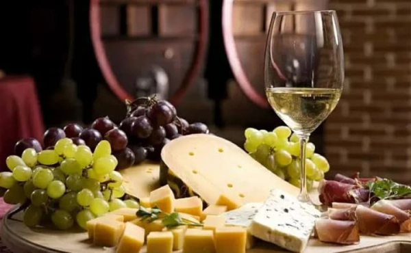 Як правильно поєднувати вино та їжу: проста логіка смаку