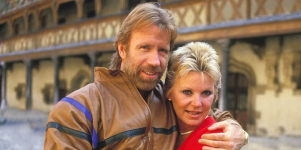 Перша дружина Чака Норріса, Даян Холечек, померла у віці 84 років