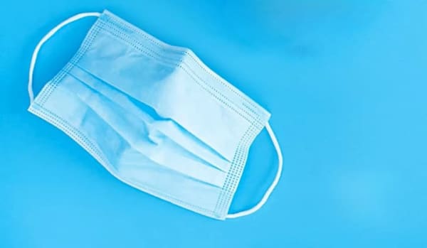 "Якщо потрібно на вулицю - скористайтеся маскою": в одному з районів на Львівщині перевищення оксиду вуглецю після атаки рф