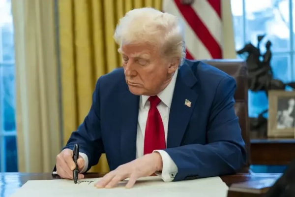 Трамп розпочав зустріч з керівниками нафтових компаній після захоплення п’ятого підсанкційного танкера