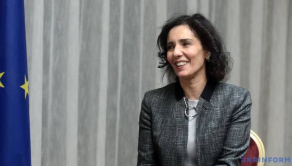 Київ приймає єврокомісарку Лябіб для переговорів про збільшення гуманітарної допомоги від ЄС.