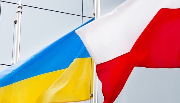 Парламент зняв кримінальну відповідальність з польських волонтерів в Україні.