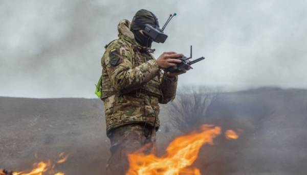 На Курському відтинку дронами прикордонники уразили квадроцикл і два сховки росіян.