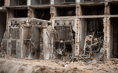 Кулеба продемонстрував закордонним союзникам розбиту російськими ударами Дарницьку ТЕЦ — відеоматеріал