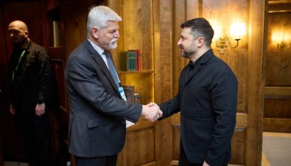 Зеленський переговорив із чеським лідером про оборонну допомогу Україні