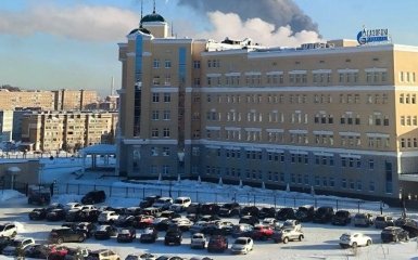 Безпілотники вдарили по нафтопереробному заводу “Лукойл” в російській Ухті — відеозапис.