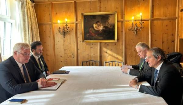 Сибіга повідомив Гроссі у Мюнхені про свіжі російські атаки та ядерну небезпеку…