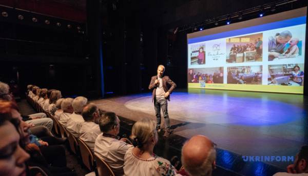 В Гаазі презентували “Щедрик” в рамках благодійної акції.