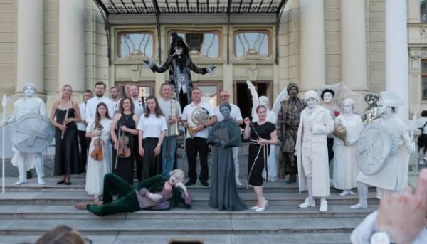 У Чернівцях відбувся перший фестиваль вуличних вистав TRALKA FEST.