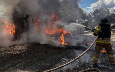 Російська авіація скинула на Херсон 7 керованих авіабомб, є постраждалі.