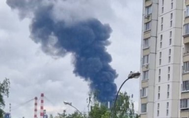 Пожежа на московському НПЗ після української атаки — відео
