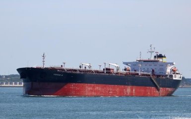 Військові України уразили судно російського “тіньового флоту” в акваторії Чорного моря.