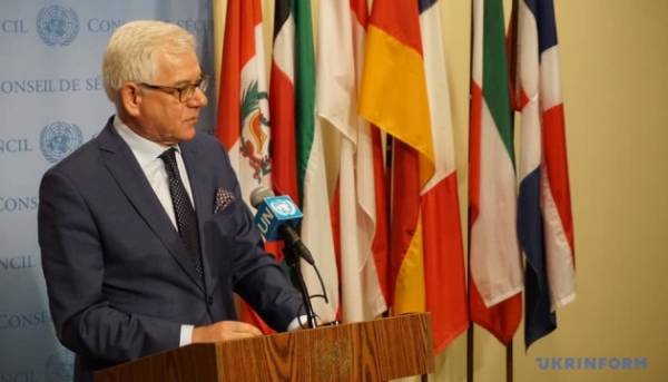 Колишній міністр закордонних справ Польщі вважає неможливим закриття хабу в Ясьонці.