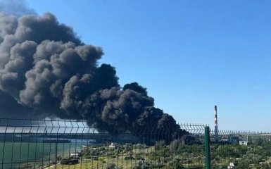 СБС показали ураження російських ракетоносіїв, ППО та нафтобаз у Криму