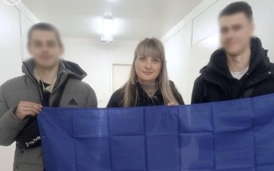 Україна повернула 10 юнаків та дівчат з тимчасово окупованих територій та Росії.