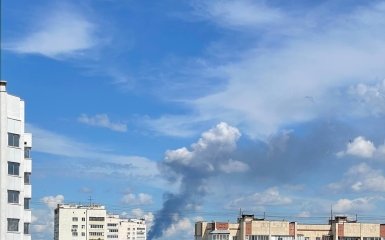 Вибухи та займання на нафтопереробному заводі в Уфі — кадри