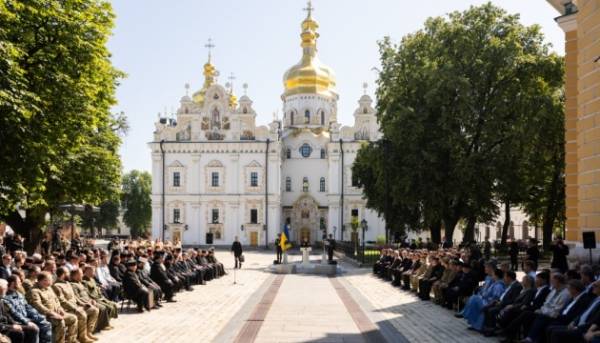 Зеленський видав розпорядження щодо організації відзначення тисячолітньої річниці Києво-Печерської лаври