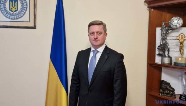 Посол України Зварич не прийняв польський орден
