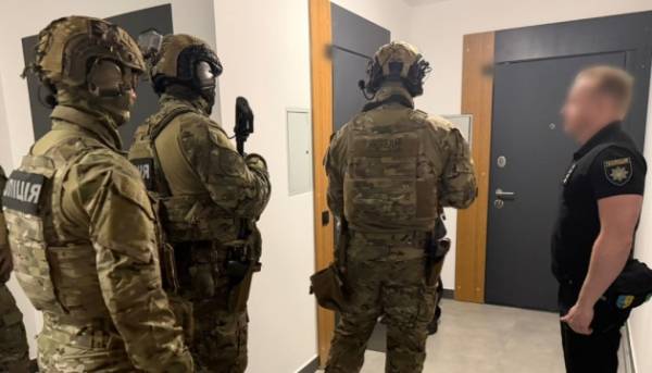 Українські та чеські правоохоронці розкрили аферу, за допомогою якої обманювали іноземців