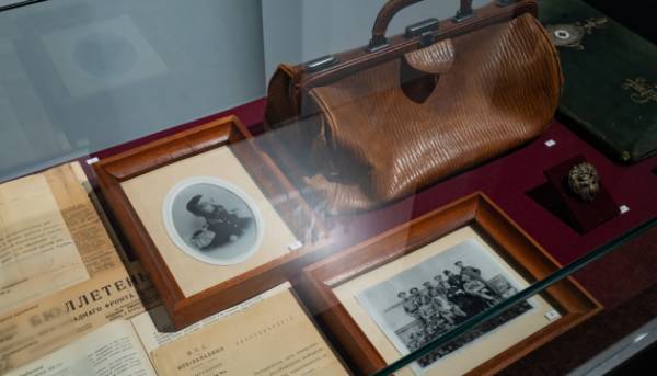 Нова експозиція про еволюцію військової медицини стартувала в Музеї історії Києва.