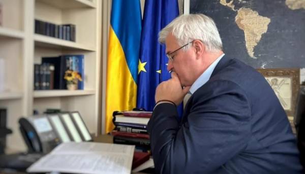 Глава МЗС Молдови зустрівся з Сибігою для обговорення альтернативних шляхів вивезення зерна.