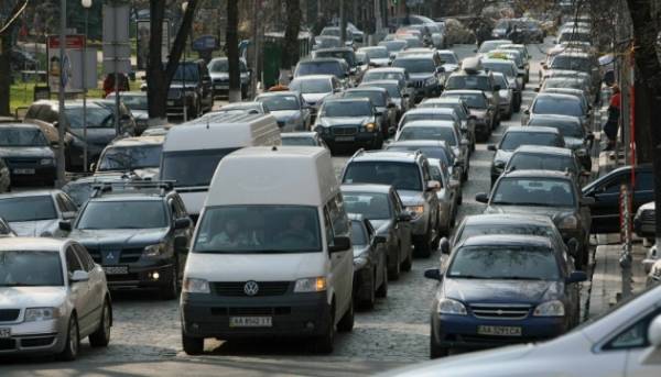 Податківці донарахували 1,2 мільярда гривень за результатами перевірок на ринку вживаних автомобілів.