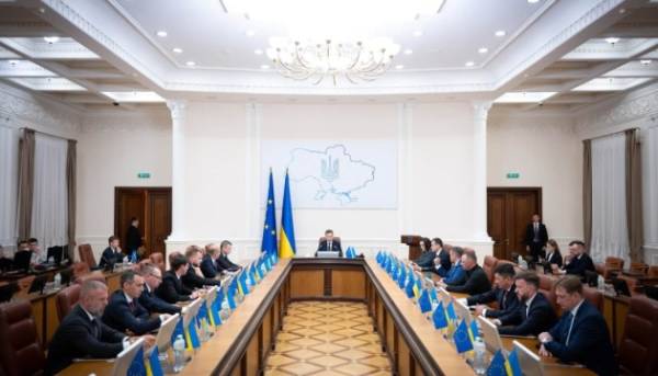 Корецький провів перше засідання кабінету міністрів