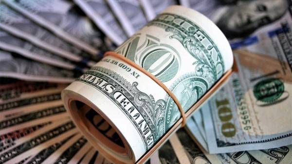 Продаж валюти Національним банком України минулого тижня скоротився на 5,6%