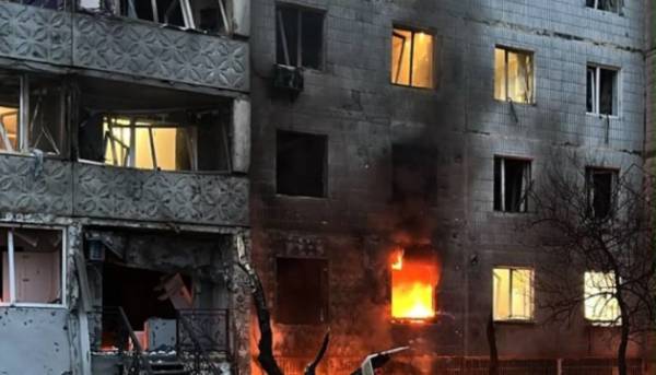 Російський безпілотник завдав удару по Сумах: постраждала багатоповерхівка, четверо дітей серед поранених