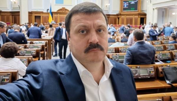 Вищий антикорупційний суд призначив колишньому народному депутату Деркачу 15 років позбавлення волі…