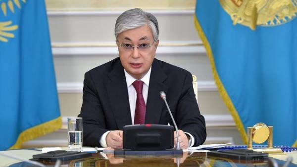 Президент Казахстану Токаєв запропонував Путіну припинити війну з Україною.