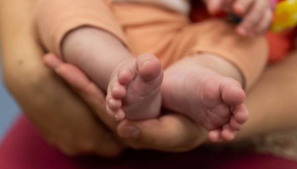 Народжуваність в Україні в чотири рази нижча за смертність