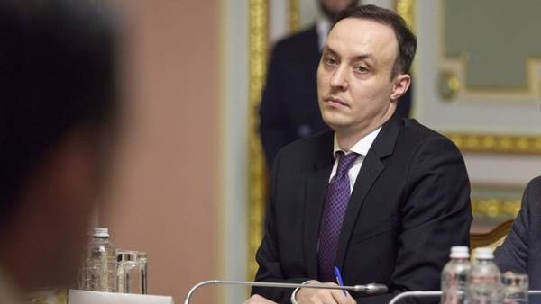 Міжнародні перекази заблоковано для РФ, що ускладнює фінансування російської оборонної промисловості – порадник голови держави