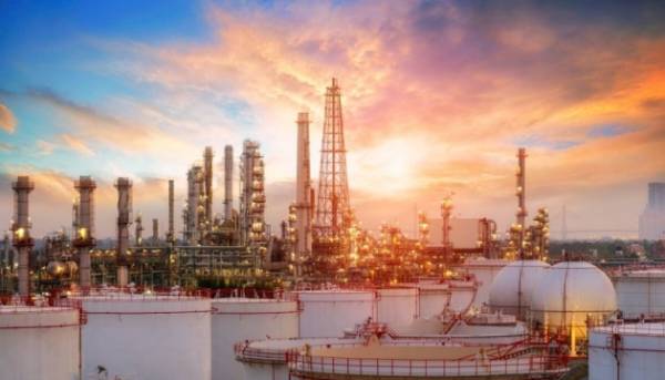 Нафтопереробні заводи в Росії отримають субсидії, що перевищують попередній показник більш ніж…