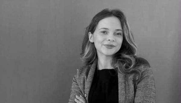 Від російського обстрілу Київщини загинула співробітниця Української асоціації районних та обласних рад Катерина Шалупня.