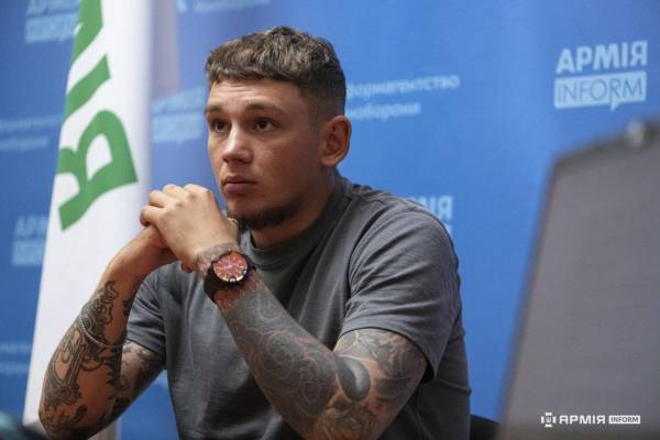 «11 місяців у камері, без можливості сісти»: оборонець Маріуполя з «Азову» вийшов з полону після Оленівки та дев’яти етапів.