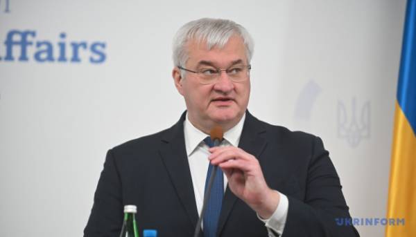 Сибіга висунув Сікорському «комплекс заходів для подолання кризи» з метою зменшення напруженості…