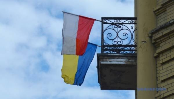 Два навчальні заклади Луганщини уклали угоди про партнерство з польським вищим навчальним…